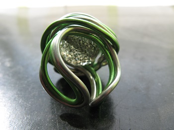 Ring gruen silber mit Glitzerkugel 4